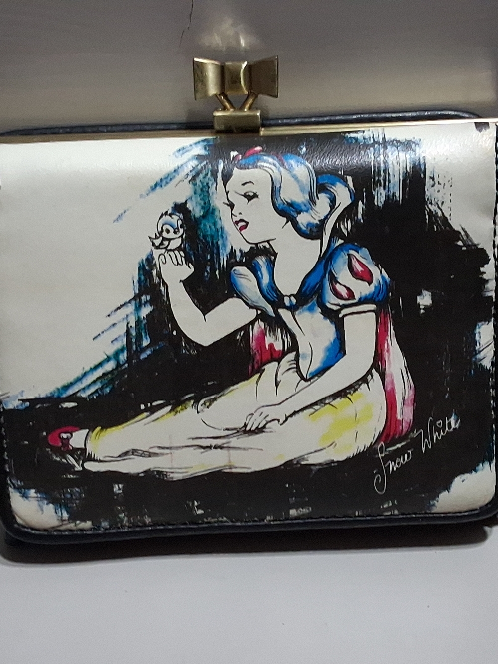 Isabella Fiore for Disney Snow White Kisslock Wallet Black Patent Bow Clasp